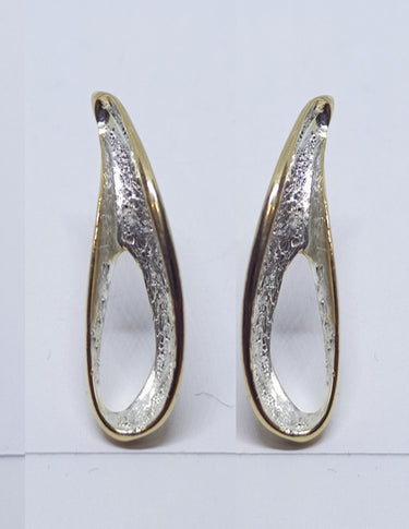 ARETES FLAMA CHICO BICOLOR.